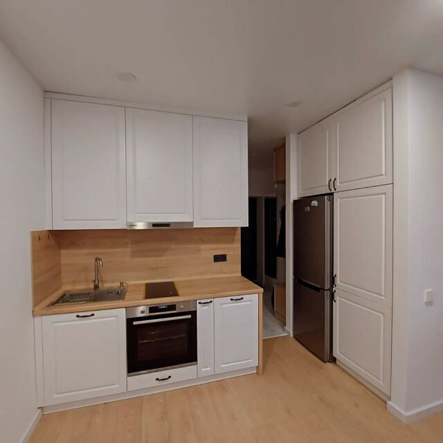 ☝️Зручна кухня – це історія про кожен сантиметр.Коли подобається не тільки дизайн, але й наповнення повністю виправдовує очікування.💛У цій кухні вдалося поєднати затишну вишуканість відтінків, матеріалів та максимальну функціональність шухляд і тумб.
⁣
⁣⁣Звертайтесь, будемо раді втілити у життя Ваші мрії про ідеальну кухню✨Для цього зв'яжіться з нами будь-яким зручним способом: ⠀
Напишіть у Директ 🤳➖➖➖➖➖➖➖➖➖➖➖
Ми виконуємо роботи будь-якої складності✅