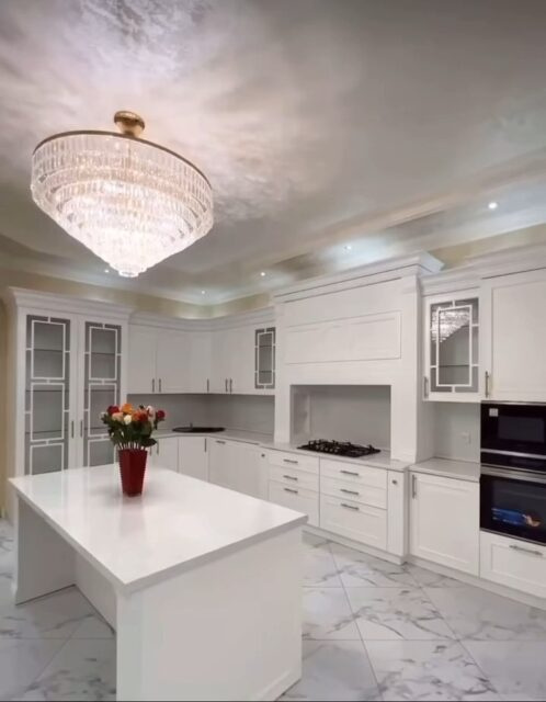 Стиль та розкіш у цій кухні на замовлення😍🔥
Кухня в стилі «Неокласика»✅ Фасади МДФ фарбованіЗаявку на безкоштовний дизайн-проект та розрахунок вартості залишайте до Діректу.
⬇️⬇️⬇️⬇️⬇️⬇️⬇️⬇️⬇️⬇️
✍️ DIRECT @mebelx_ua